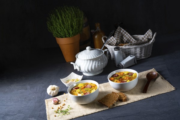 Savoury pea soup according to grandma's recipe