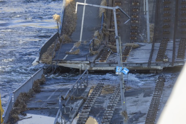Partial collapse of the Carola Bridge. Over a length of around 100 metres, the section on which the trams normally run has collapsed into the Elbe. The demolition of the section is in full swing. Dresden, Saxony, Germany, Europe