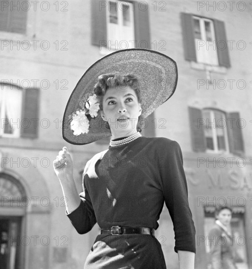 Gina Lollobrigida, italian actress, photojournalist and politician. Born 4 july 1927 dead 16 january 2023. She was one of the highest-profile European actresses of the 1950s and early 1960s, a period in which she was an international sex symbol. Pictured in Italy 1950. Kristoffersson ref AY16-5