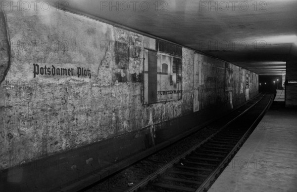 GDR, Berlin, 17 June 1990, Potsdamer Platz S-Bahn station, 28 years of ghost station