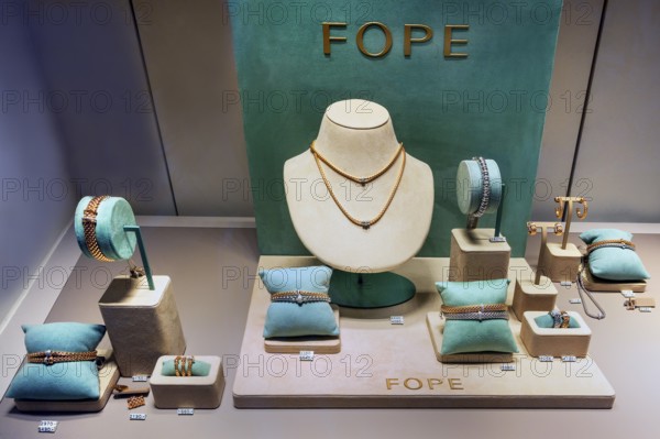 Shop window with expensive Fope jewellery, Kempten, Allgäu, Swabia, Bavaria, Germany, Europe