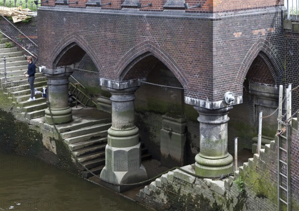 Restaurant FLEETSCHLÖSSCHEN 63838 Waterside substructures