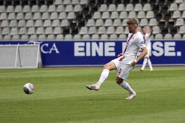 Alexander Sorge (Kickers Offenbach) scored to equalise 1:1 in the match of the Football-RL SW 24-25: 1st Sptg: SC Freiburg II vs Kickers Offenbach