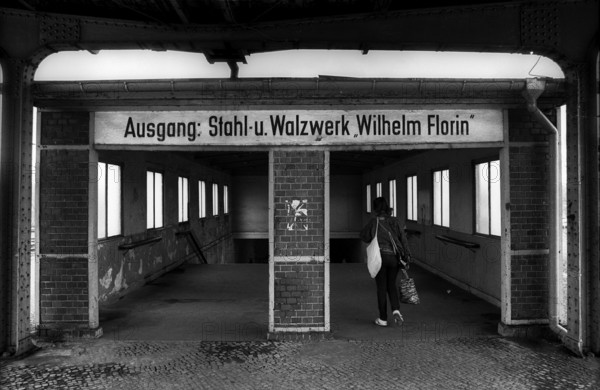 Germany, Hennigsdorf, 14.04.1992, Hennigsdorf railway station, exit: Stahl - u. Walzwerk Wilhelm Florin, Europe
