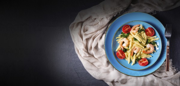 Strozzapreti pasta with spinach and prawns