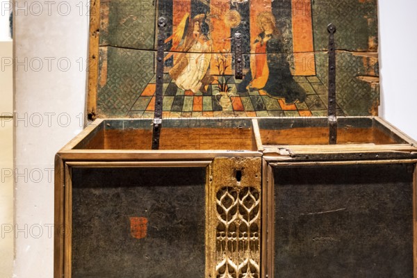 Bridal chest with an image of the annunciation, around the year 1500, gilded and polychrome wood, Mallorca, Balearic Islands, Spain, Europe