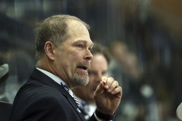 Head Coach / coach Steve Walker (SERC Wild Wings) at the DEL match 24-25, 51st Sept.: Schwenninger Wild Wings vs Eisbären Berlin, Villingen-Schwenningen, Germany / Germany