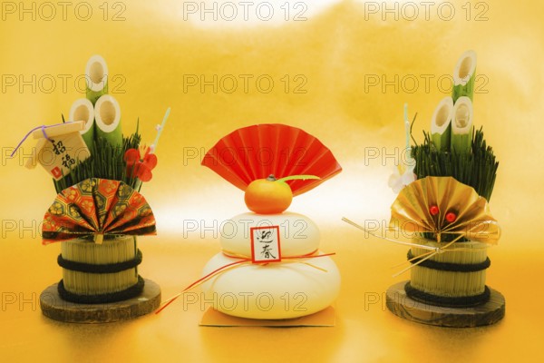 Image of rice cake and Kadomatsu (New Years card material). Shooting Location: Yokohama-city kanagawa prefecture