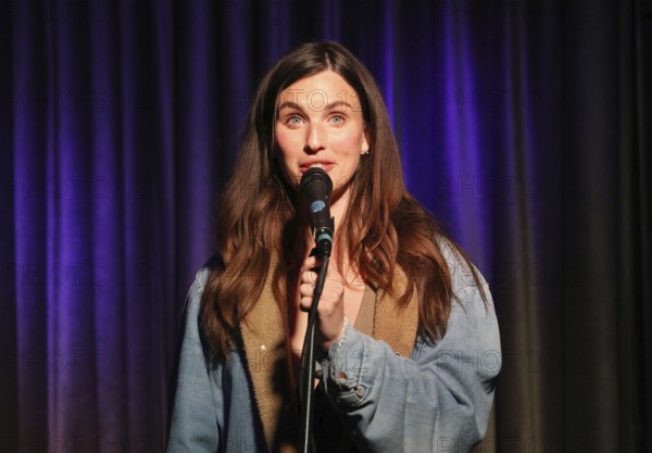 Rainey Qualley at An Exclusive Evening Celebrating OFF THE RECORD Featuring a Special Performance by Rainey Qualley held Hotel Cafe in Hollywood, USA on May 8, 2025, Hollywood, CA, USA, Hollywood, California, USA, North America