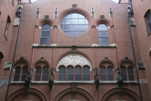 Historicising clinker brick building of the Segenskirche or Stadtkloster Segen, Schönhauser Allee, Prenzlauer Berg, Pankow, Berlin, Germany, Europe