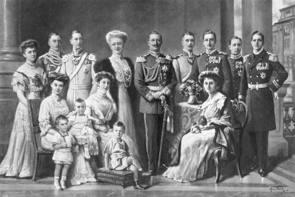 German Emperor Wilhelm II or William II, 1859 –1941, with his wife Augusta Victoria and their family, 1911, Deutschlands Kaiserhaus, Wilhelm II., deutscher Kaiser, 1859-1941, und Kaiserin Auguste Viktoria mit ihren Kindern, deren Gatten und ihren Enkeln, Gemälde von Max Fleck, 1911