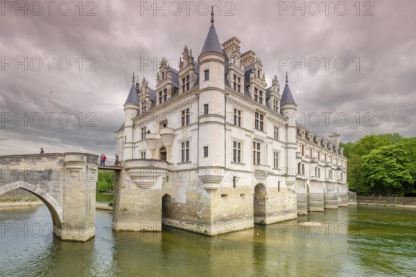 Schloss Chenonceau (Château de Chenonceau), ein malerisches Wasserschloss im französischen Ort Chenonceaux im Département Indre-et-Loire in der Region Centre-Val de Loire