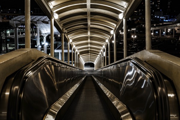Long moving sidewalk (Kobe Meriken Park). Shooting Location: Kobe city, Hyogo Pref