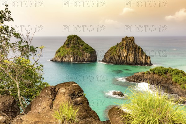 Fernando de Noronha, Brasil. Turquoise water around the Two Brothers rocks, UNESCO World Heritage Site, Brazil, South America