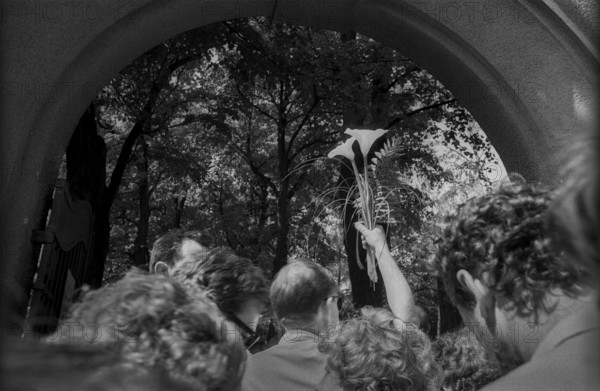 Germany, Berlin, 16 May 1992, Marlene Dietrich's funeral at the Waldfriedhof cemetery in Friedenau, Europe