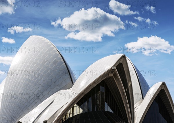 Famous sydney opera house landmark modern architecture detail in australia on sunny day