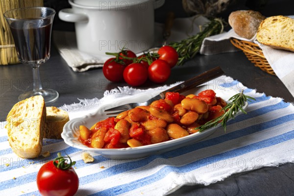 Gigantes Plaki Baked beans in tomato sauce