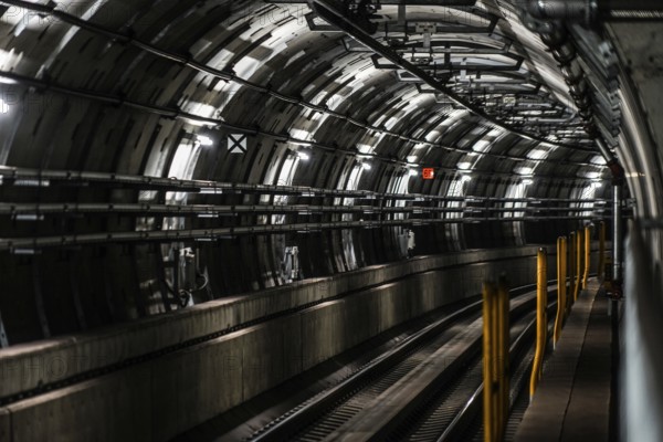Sendai municipal subway tunnel. Shooting Location: Sendai, Miyagi Prefecture