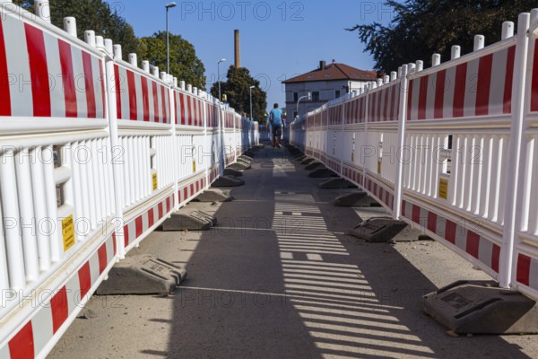 Construction site protection for pedestrian path Construction fences