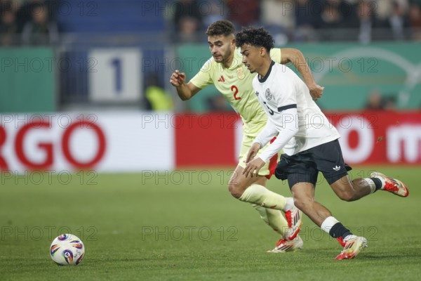Football, U21, Friendly match, 2024/2025, Germany U21 vs. Spain U21, 25.03.2025, Merck-Stadion am Böllenfalltor, Darmstadt, Germany, Nathaniel BROWN (Germany U21, 03) in duel with Andres GARCIA Spain U21 li, Europe