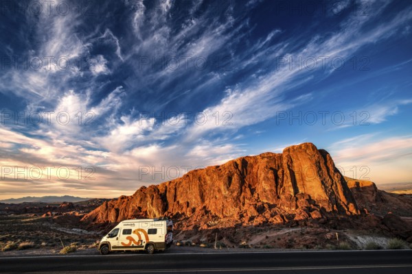 Motorhome in front of Gibraltar Rock, Valley of Fire State Park, Nevada, USA, North America