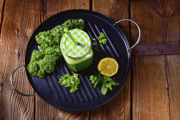 Tasting Spring no fruit Kale Smooth