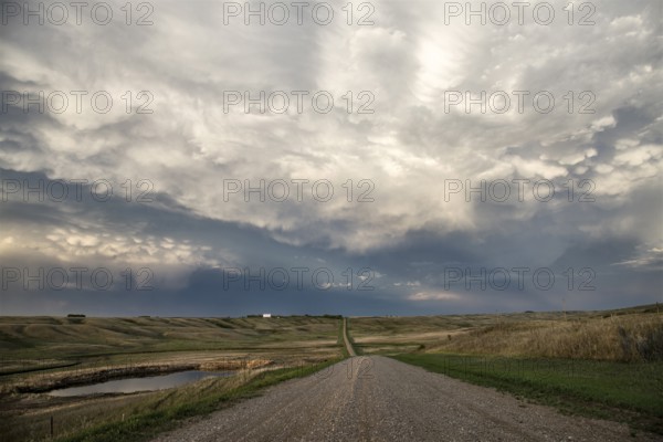 Prairie Storm Clouds Canada Saskatchewan Summer Warnings