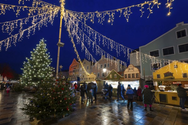 People at the Christmas market in Dorfen, Bavaria, Germany, Europe
