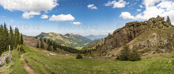 Fantastic mountain tour to the Siplingerkopf and Heidelbeerkopf from the Gunzesried valley in the Allgau Alps