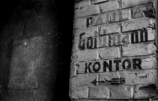 Germany, Berlin, 27 April 1992, Paul Goldmann Kontor, sign of a former company at Kremmener Straße 11, backyard factory, Europe