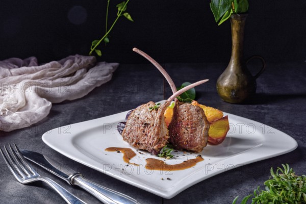 Grilled lamb chops with potatoes