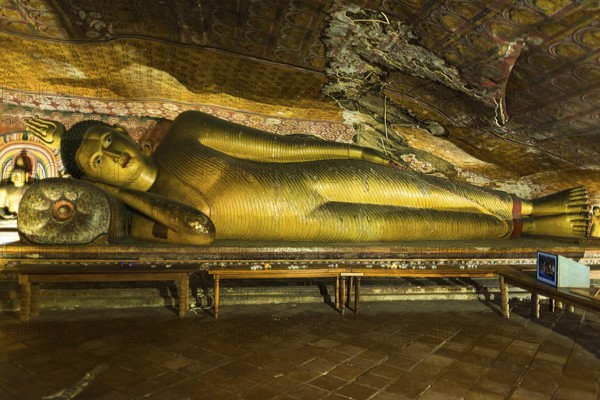 The golden temple of Dambulla is world heritage site and has a total of a total of 153 Buddha statues, three statues of Sri Lankan kings and four statues of gods and goddesses