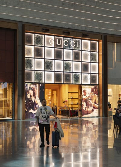 A picture of the Gucci store at the Istanbul Airport