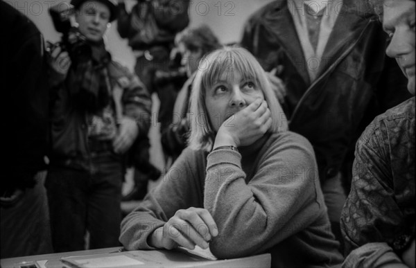 Germany, Berlin, 02.01.1992, Vera Wollenberger, first day of Stasi files - inspection, Gauck authority, Europe