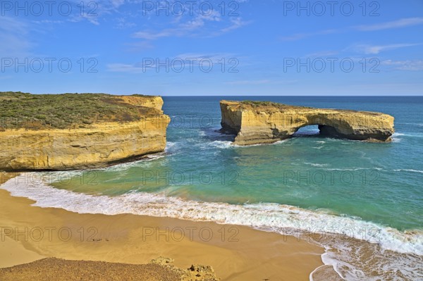 London Arch along the Great Ocean Road in present times