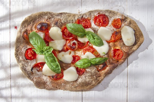 Margherita pizza with whole wheat flour for glucose