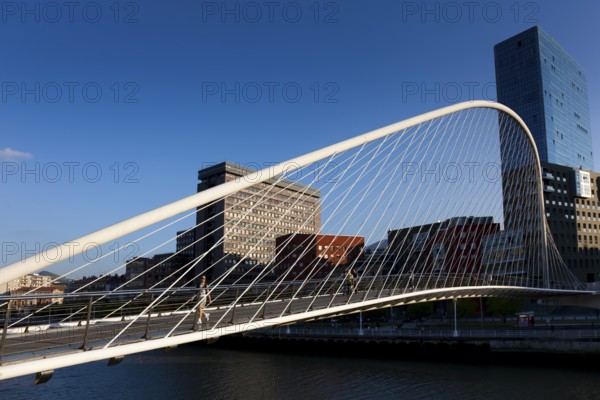 Zubizuri bridge, Abandoibarra, Bilbao, Bizkaia, Spain, Europe