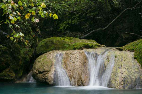 Nacedero del rio Urederra, parque natural de Urbasa-Andia, comunidad foral de Navarra, Spain, Europe