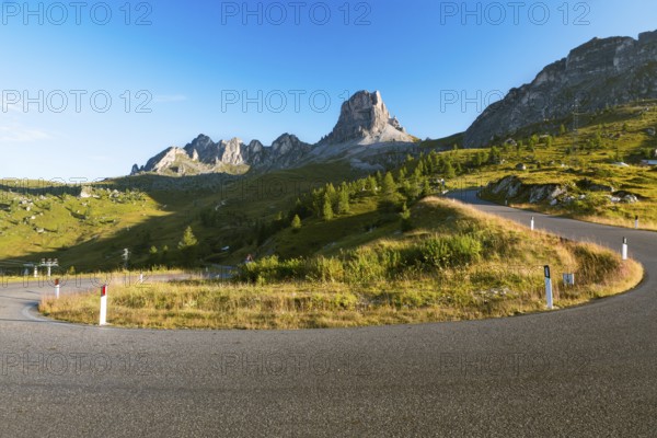 Bend at Passo Giau early morning, Dolomites, Alps, Italy, Europe