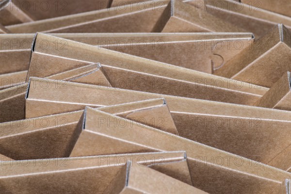 Cardboard packaging paper