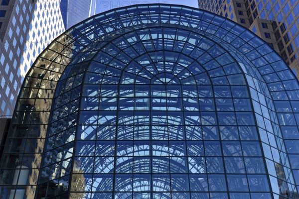 South Manhattan, under a blue sky, Manhattan, New York City, USA, North America, Building with curved glass design and linear architectural forms, New York, North America