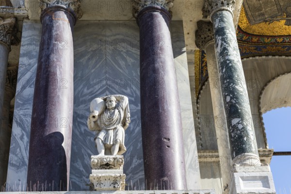 Stone sculpture, Basilica of San Marco, Venice, Italy, Europe