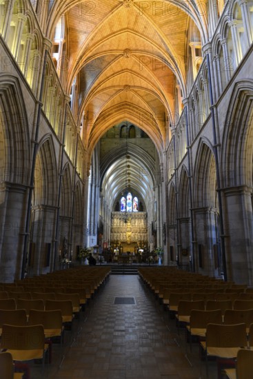 Southwark Cathedral or The Cathedral and Collegiate Church of St Saviour and St Mary Overie, Gothic church with impressive interior architecture and stained glass windows, solemn atmosphere, London, London region, England, United Kingdom, Europe