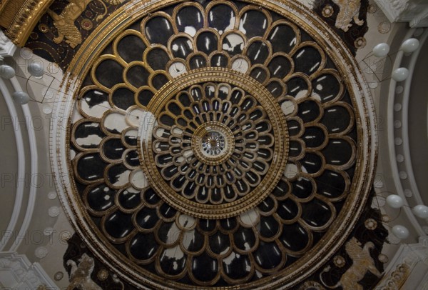 Built by Lossow and Kühne, view into the dome