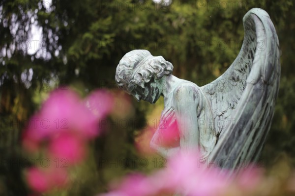 Mourning Angel Bronze Rosenhöhe Darmstadt, Mourning