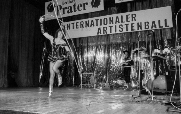 Germany, Berlin, 07.11.1990, International Artists' Ball, in the Prater, Europe
