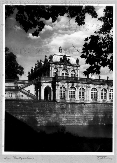 Zwinger, Dresden in front of the destruction, photo cycle STADT AM STROM, DRITTE FOLGE, by Friedrich Lüning (1901-1952), title of the photographer: Am Wallgraben, Saxony, Germany, Europe