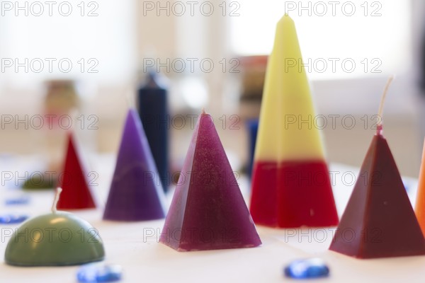 Mould your own candles in different colours and shapes