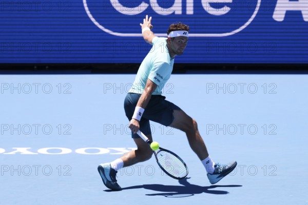 MELBOURNE, AUSTRALIA, JANUARY 11: Casper Ruud of Norway playing against Jannik Sinner of Italy on day two of the 2024 Kooyong Classic at Kooyong on January 11, 2024 in Melbourne, Australia, Oceania