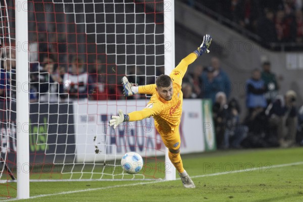 Timo Weiner (Goalkeeper, Holstein Kiel, #1), DFB Pokal: 1.FC Köln, Holstein Kiel on 29/10/2024 at the RheinEnergieStadion in Cologne Germany . (DFL/DFB REGULATES PROHIBIT ANY USE OF PHOTOGRAPHS AS IMAGE SEQUENCES AND/OR QUASI-VIDEO), RheinEnergieStadion, Cologne, North Rhine-Westphalia, Germany, Europe